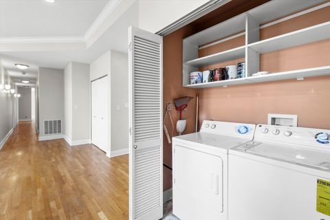 Tiny photo for 512 E Oakwood Boulevard #2, Chicago, IL 60653 (MLS # 12475349)