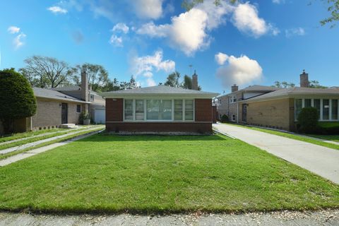 Photo of 10945 S Lowe Avenue, Chicago, IL 60628 (MLS # 12572537)