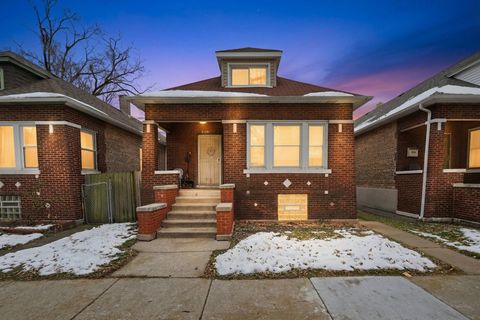 Photo of 8539 S Saginaw Avenue SE, Chicago, IL 60617 (MLS # 12533563)