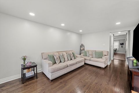 Tiny photo for 7810 Natchez Avenue, Burbank, IL 60459 (MLS # 12525772)