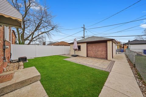 Tiny photo for 7810 Natchez Avenue, Burbank, IL 60459 (MLS # 12525772)
