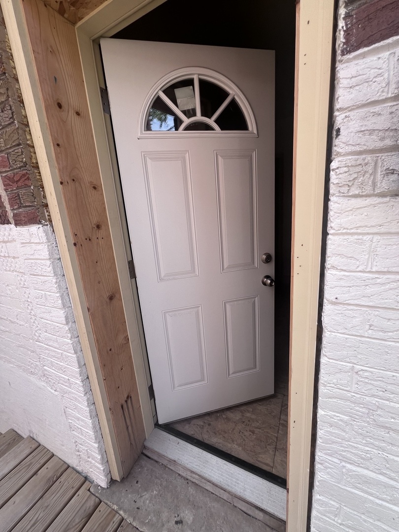 1105 W 111th Place
