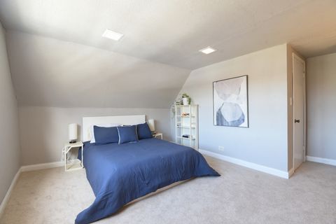 Tiny photo for 704 S Elmwood Avenue, Oak Park, IL 60304 (MLS # 12595790)