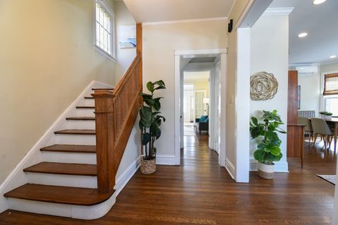 Tiny photo for 704 S Elmwood Avenue, Oak Park, IL 60304 (MLS # 12595790)