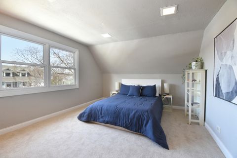 Tiny photo for 704 S Elmwood Avenue, Oak Park, IL 60304 (MLS # 12595790)