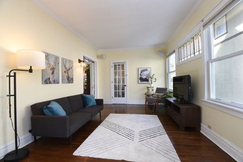 Tiny photo for 704 S Elmwood Avenue, Oak Park, IL 60304 (MLS # 12595790)