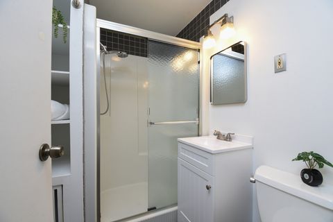 Tiny photo for 704 S Elmwood Avenue, Oak Park, IL 60304 (MLS # 12595790)