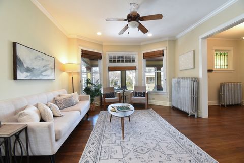 Tiny photo for 704 S Elmwood Avenue, Oak Park, IL 60304 (MLS # 12595790)