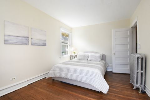 Tiny photo for 704 S Elmwood Avenue, Oak Park, IL 60304 (MLS # 12595790)