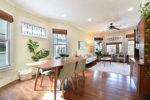 Tiny photo for 704 S Elmwood Avenue, Oak Park, IL 60304 (MLS # 12595790)