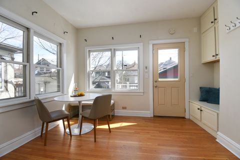 Tiny photo for 704 S Elmwood Avenue, Oak Park, IL 60304 (MLS # 12595790)