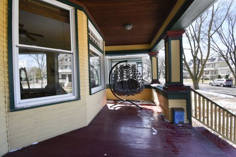 Tiny photo for 704 S Elmwood Avenue, Oak Park, IL 60304 (MLS # 12595790)