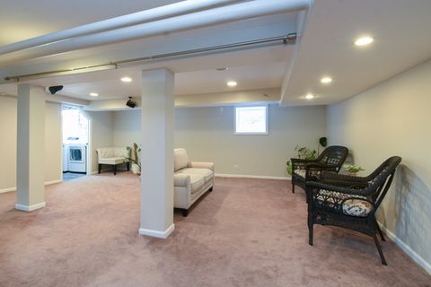 Tiny photo for 704 S Elmwood Avenue, Oak Park, IL 60304 (MLS # 12595790)