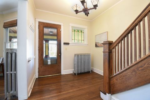 Tiny photo for 704 S Elmwood Avenue, Oak Park, IL 60304 (MLS # 12595790)