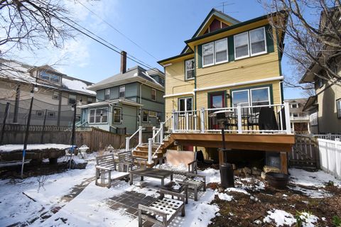 Tiny photo for 704 S Elmwood Avenue, Oak Park, IL 60304 (MLS # 12595790)