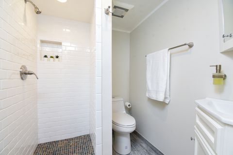 Tiny photo for 704 S Elmwood Avenue, Oak Park, IL 60304 (MLS # 12595790)