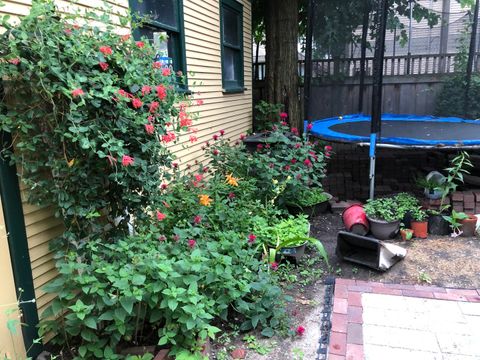 Tiny photo for 704 S Elmwood Avenue, Oak Park, IL 60304 (MLS # 12595790)