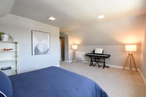 Tiny photo for 704 S Elmwood Avenue, Oak Park, IL 60304 (MLS # 12595790)