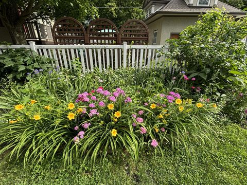 Tiny photo for 704 S Elmwood Avenue, Oak Park, IL 60304 (MLS # 12595790)