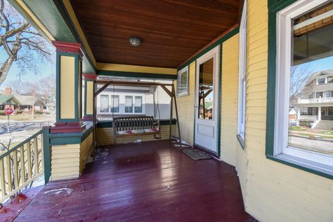 Tiny photo for 704 S Elmwood Avenue, Oak Park, IL 60304 (MLS # 12595790)