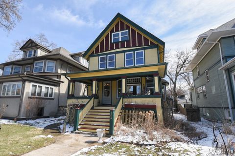 Tiny photo for 704 S Elmwood Avenue, Oak Park, IL 60304 (MLS # 12595790)