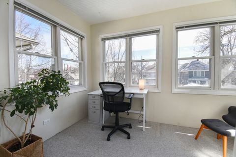 Tiny photo for 704 S Elmwood Avenue, Oak Park, IL 60304 (MLS # 12595790)