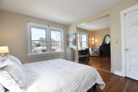 Tiny photo for 704 S Elmwood Avenue, Oak Park, IL 60304 (MLS # 12595790)