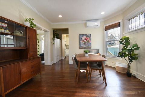 Tiny photo for 704 S Elmwood Avenue, Oak Park, IL 60304 (MLS # 12595790)