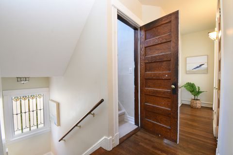 Tiny photo for 704 S Elmwood Avenue, Oak Park, IL 60304 (MLS # 12595790)