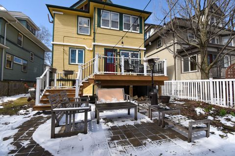Tiny photo for 704 S Elmwood Avenue, Oak Park, IL 60304 (MLS # 12595790)