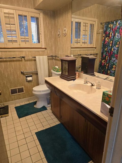 Tiny photo for 9424 Normandy Avenue, Morton Grove, IL 60053 (MLS # 12580879)