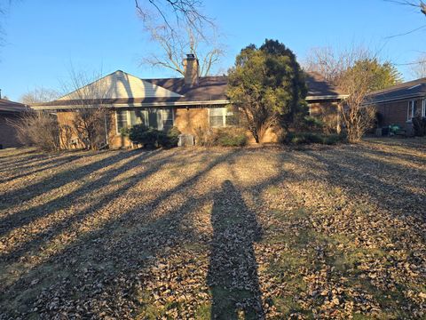 Tiny photo for 9424 Normandy Avenue, Morton Grove, IL 60053 (MLS # 12580879)