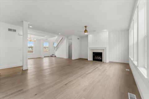 Tiny photo for 1401 Ravenwood Drive, Mahomet, IL 61853 (MLS # 12440244)