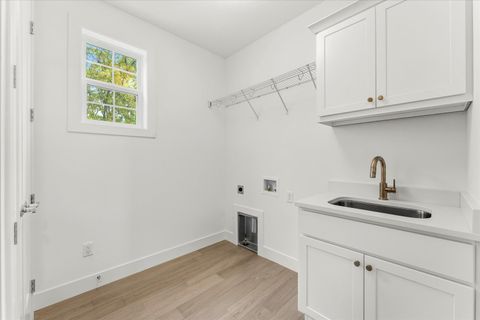 Tiny photo for 1401 Ravenwood Drive, Mahomet, IL 61853 (MLS # 12440244)