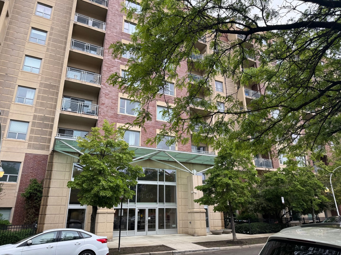 100 N Hermitage Avenue 409