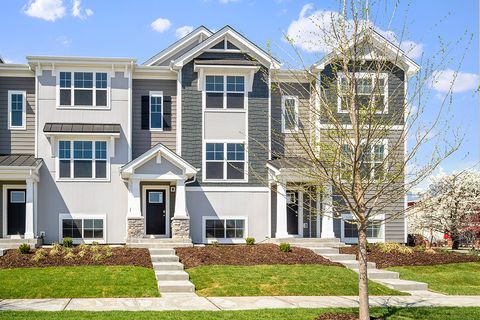 Townhouse in Mundelein IL 2125 Yellowstone Boulevard.jpg