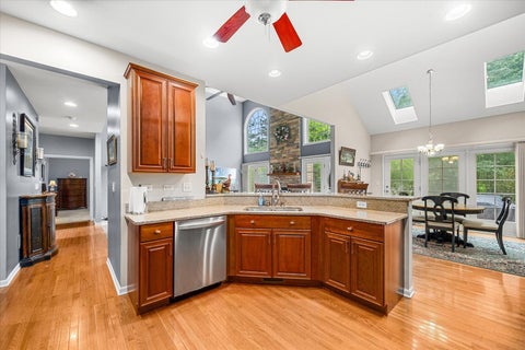 Tiny photo for 447 Lake Run Court, North Aurora, IL 60542 (MLS # 12717409)