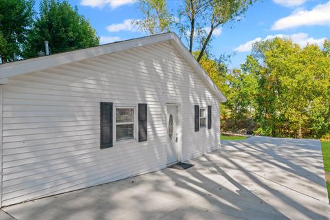 Tiny photo for 958 N 3555 East Road, Neoga, IL 62447 (MLS # 12471038)
