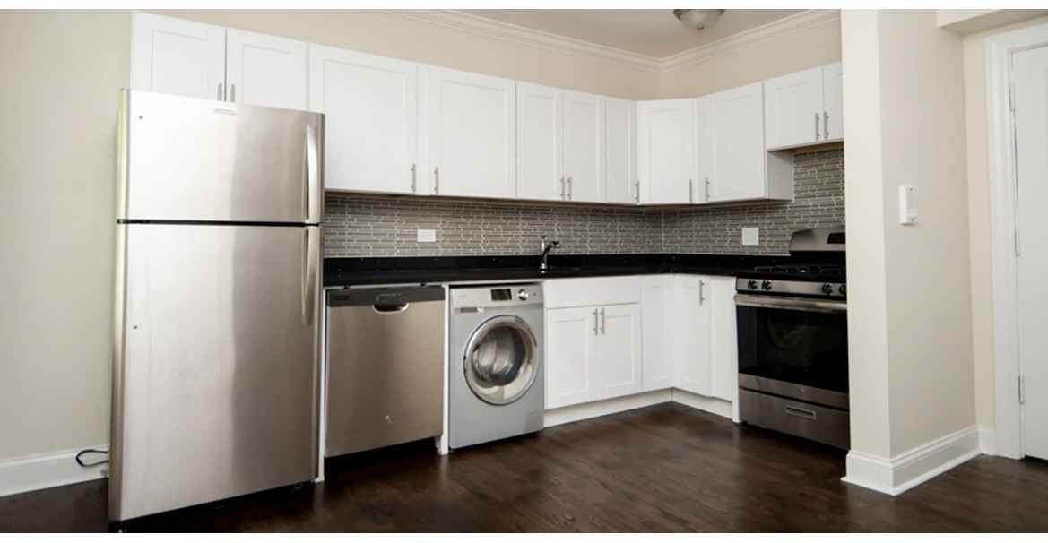 2129 N Dayton Street 107