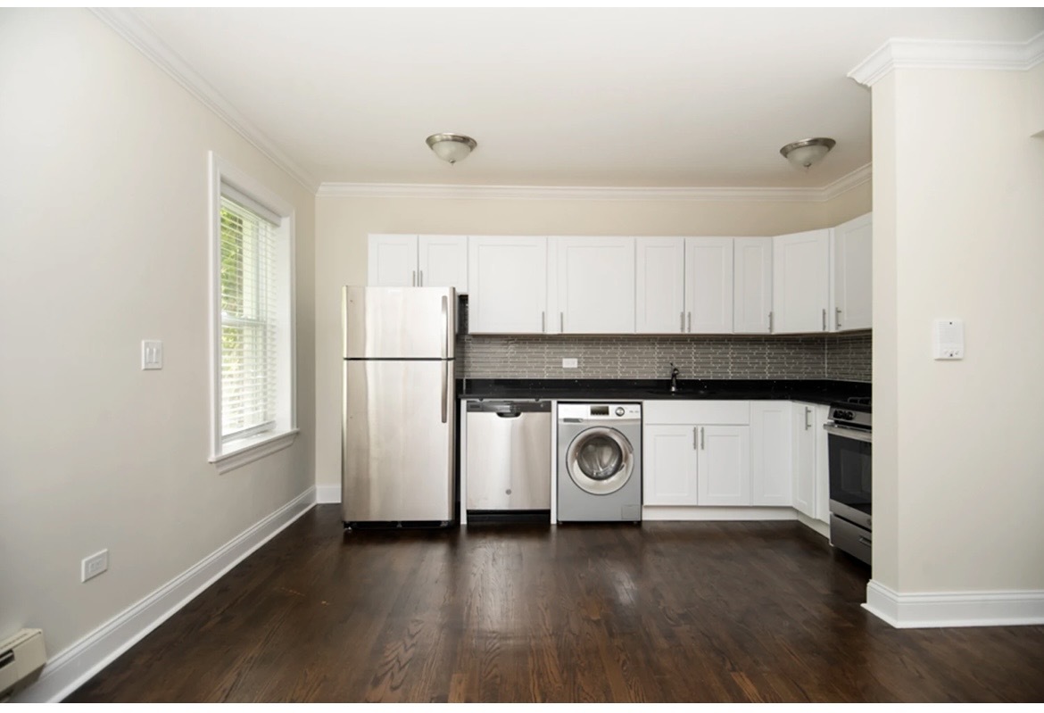 2129 N Dayton Street 107