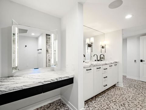 Tiny photo for 200 E Delaware Place #8-9C, Chicago, IL 60611 (MLS # 12586330)