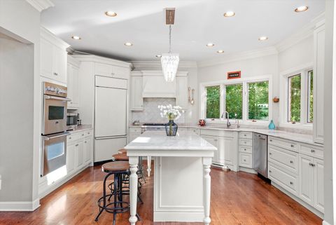 Tiny photo for 15 S Wynstone Drive, North Barrington, IL 60010 (MLS # 12448395)