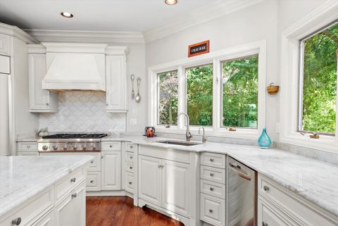 Tiny photo for 15 S Wynstone Drive, North Barrington, IL 60010 (MLS # 12448395)