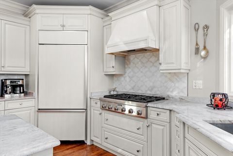 Tiny photo for 15 S Wynstone Drive, North Barrington, IL 60010 (MLS # 12448395)