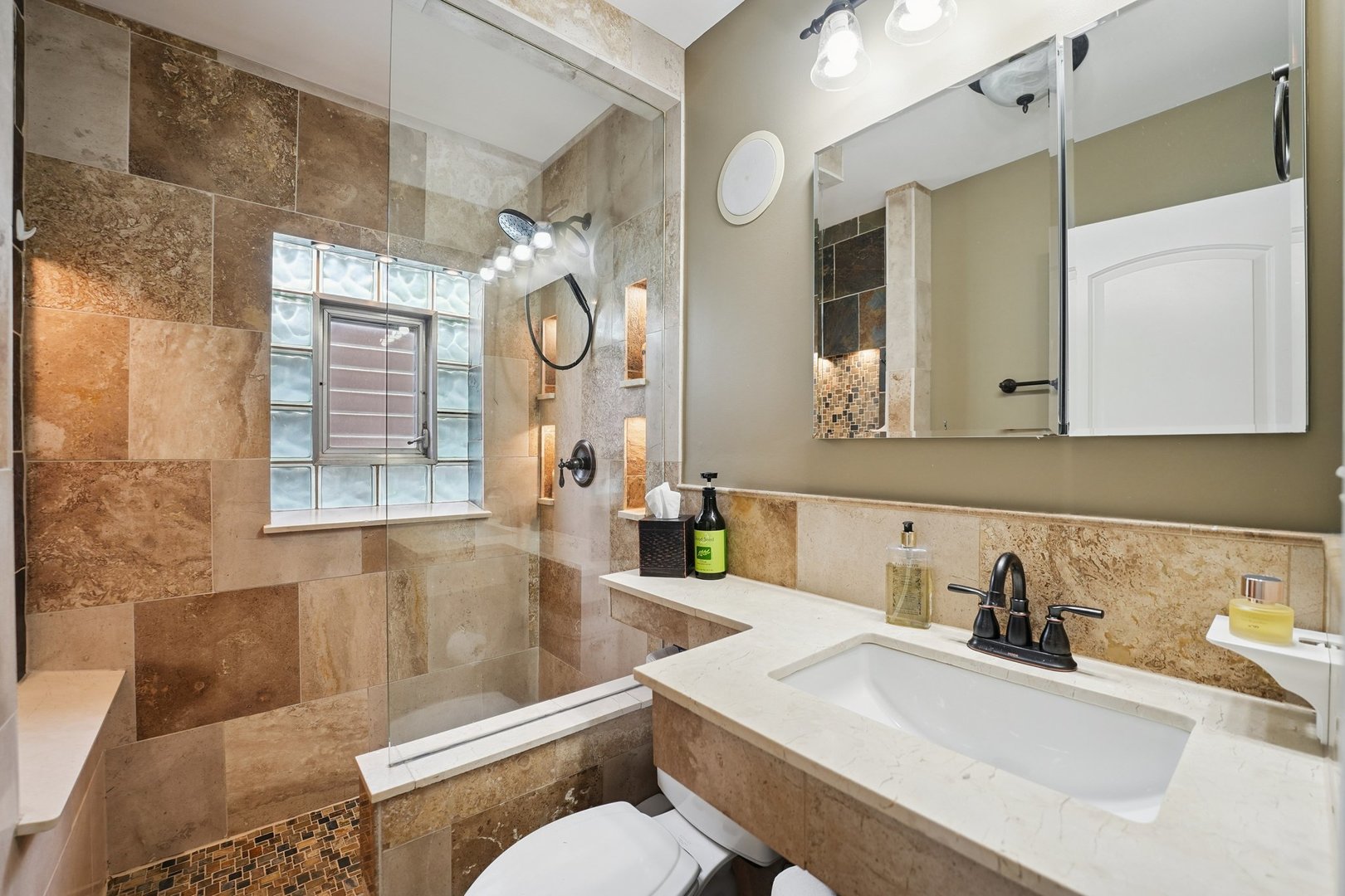 3764 N Oleander Avenue