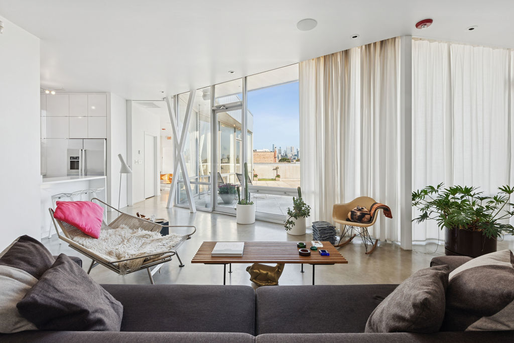 2054 W Grand Avenue, Chicago, IL, 60612 4 2054 W Grand Avenue