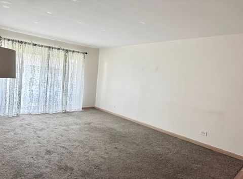 Tiny photo for 6A Kingery Quarter Road #203, Willowbrook, IL 60527 (MLS # 12670123)
