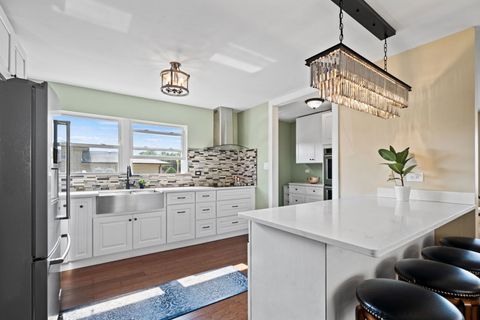 Tiny photo for 8821 Congress Park Avenue, Brookfield, IL 60513 (MLS # 12600337)