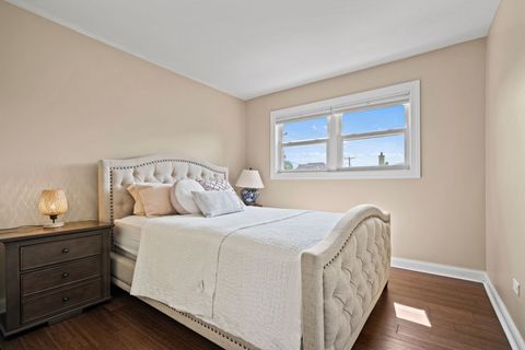 Tiny photo for 8821 Congress Park Avenue, Brookfield, IL 60513 (MLS # 12600337)