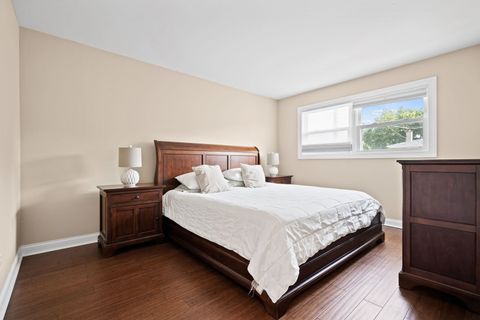 Tiny photo for 8821 Congress Park Avenue, Brookfield, IL 60513 (MLS # 12600337)